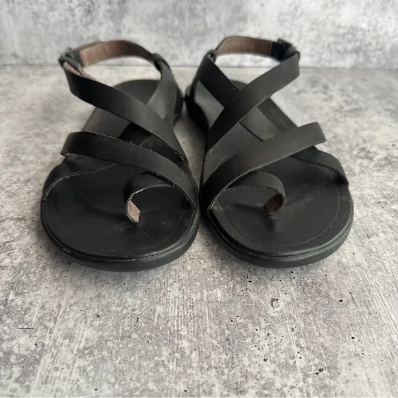 OLUKAI Upena Black Leather Strappy Sandals Size 7
