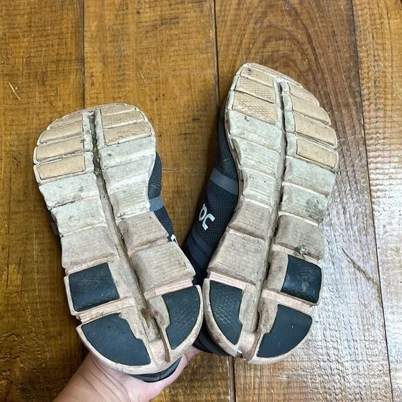 On Cloud Cloud Flow Gray and Pink Running Shoes size 8