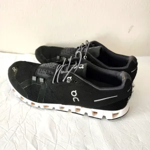 On Cloud Women’s Size 9 Black White Athletic Running Shoes Swiss Engineering