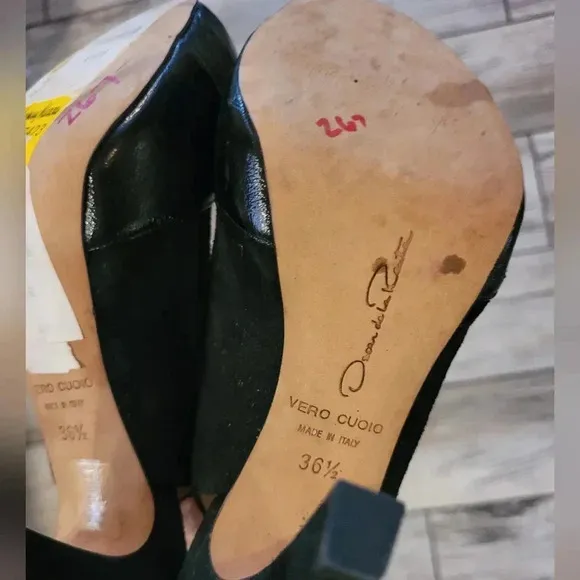 OSCAR DE LA RENTA Black patent leather suede slingback peep-toe heels shoes 6.5