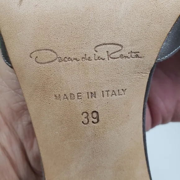 Oscar de la Renta Gray Satin Rhinestone Jewel Bow Formal sz EU 39 US 8.5