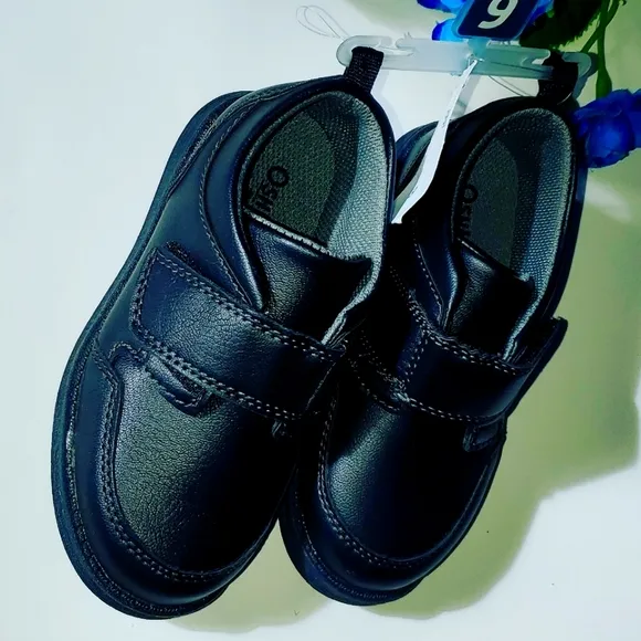Oshkosh   shoes boy size 9c new
