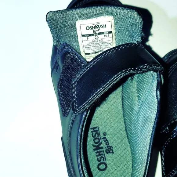 Oshkosh   shoes boy size 9c new