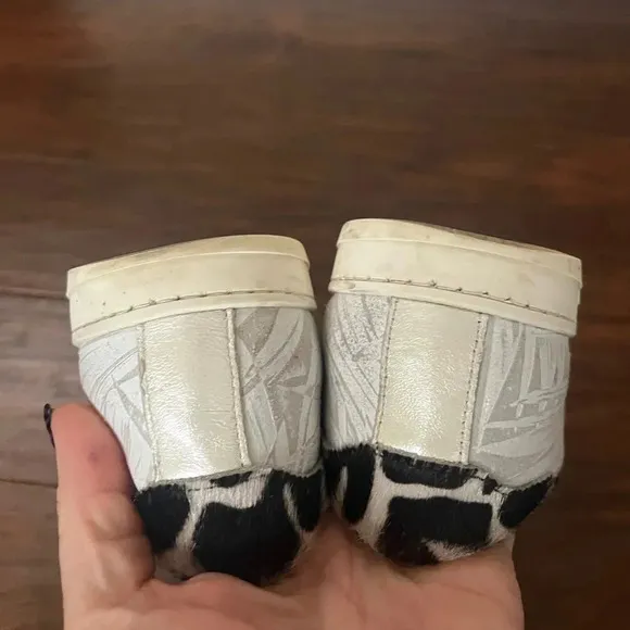 P448 John W Sneakers-Dusty Giraffe-Size 39 euro Us size 8.5