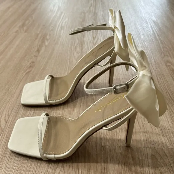Princess Polly satin bow strappy heeled sandals nwot