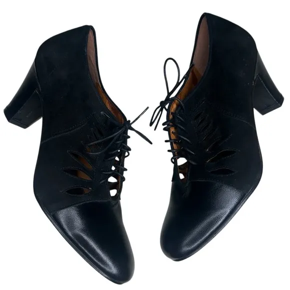 Re-Mix Deluxe Vintage Classics Uptown Black Shoes. Size 8 1/2