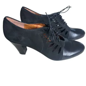 Re-Mix Deluxe Vintage Classics Uptown Black Shoes. Size 8 1/2