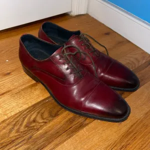 Red Oxfords by Jump  New York size 10