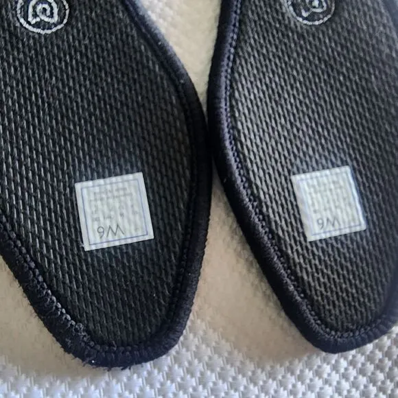 Rothy's Women's Black and Blue Flats