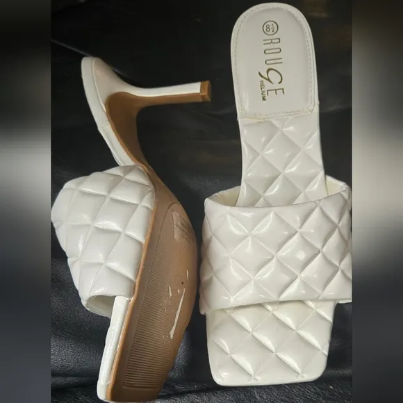 Rouge Helium White Quilted Women's Kitten Keels Sz8.5 NEW