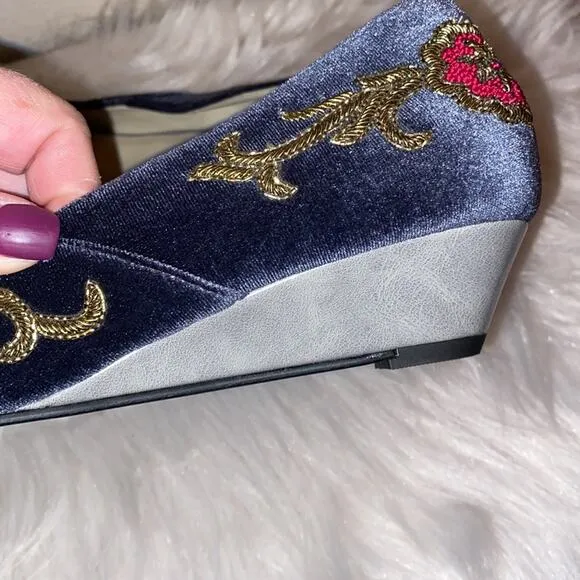 Rungg Gold Bloom handmade in India Velvet embellished shoes size 39/ US 8- 8.5