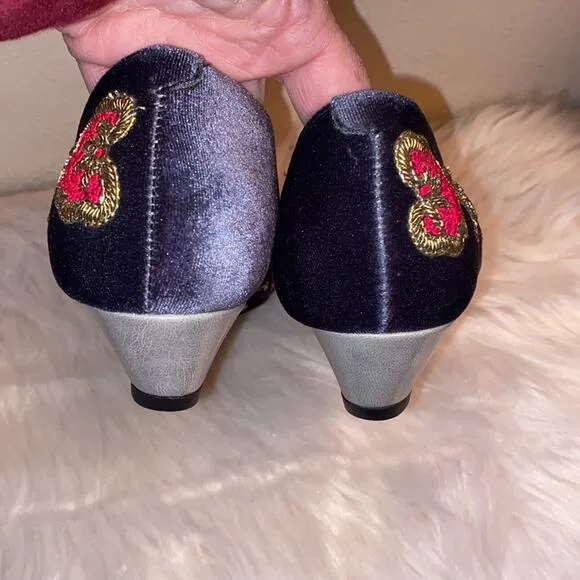Rungg Gold Bloom handmade in India Velvet embellished shoes size 39/ US 8- 8.5