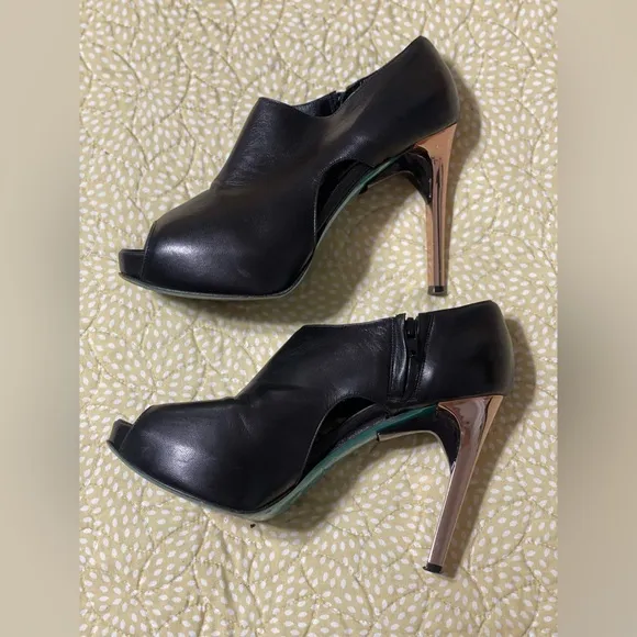 Ruthie Davis Black Peep-Toe Ankle Boots stiletto size 37