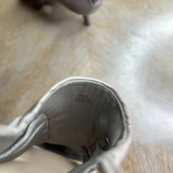SAKS FIFTH AVENUE Taupe Grey Strappy Heel Sandals 10