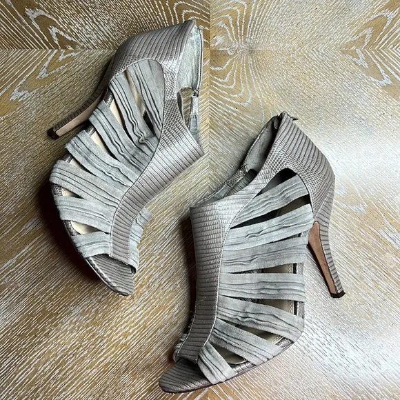 SAKS FIFTH AVENUE Taupe Grey Strappy Heel Sandals 10