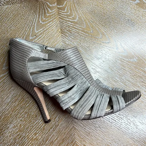 SAKS FIFTH AVENUE Taupe Grey Strappy Heel Sandals 10