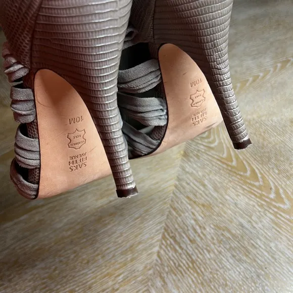 SAKS FIFTH AVENUE Taupe Grey Strappy Heel Sandals 10