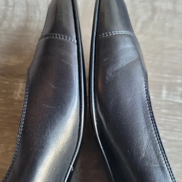 SALVATORE FERRAGAMO Boutique Black Daria Pump Heel Size 8.5 2A