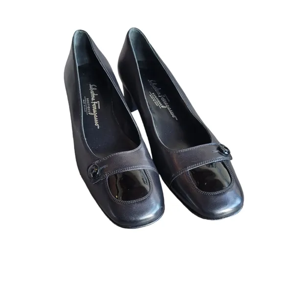 SALVATORE FERRAGAMO Boutique Black Daria Pump Heel Size 8.5 2A