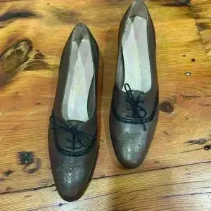 Salvatore Ferragamo brown and black Two Tone Oxford Lace Up Shoes Size 9