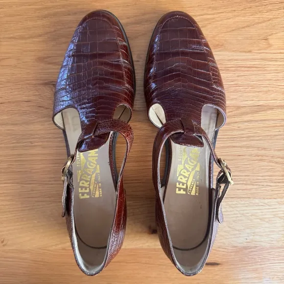 Salvatore Ferragamo Crocodile T- Strap Flats Size 8