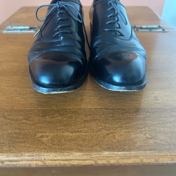 SALVATORE FERRAGAMO men’s black leather oxford style shoes