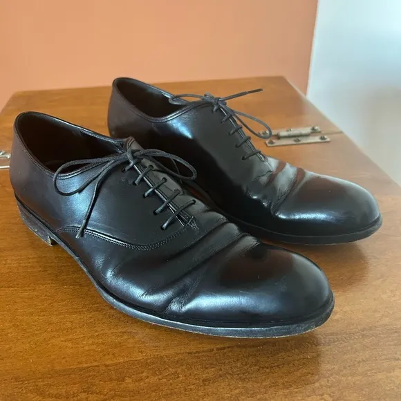SALVATORE FERRAGAMO men’s black leather oxford style shoes