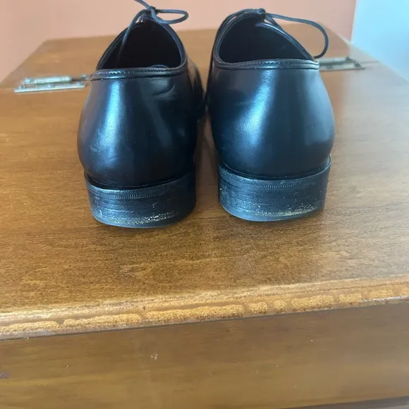 SALVATORE FERRAGAMO men’s black leather oxford style shoes