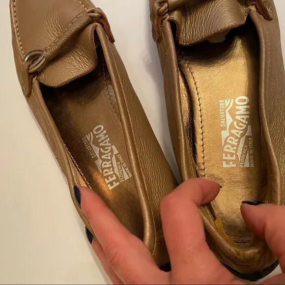 SALVATORE FERRAGAMO SHOES FLATS GOLD LEATHER LOAFERS ITALY LUXURY Size 10.5