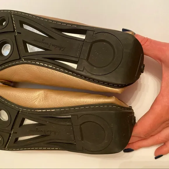 SALVATORE FERRAGAMO SHOES FLATS GOLD LEATHER LOAFERS ITALY LUXURY Size 10.5