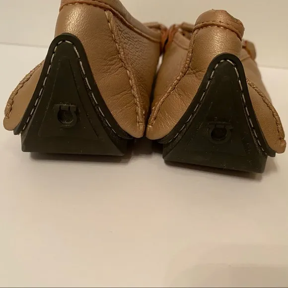 SALVATORE FERRAGAMO SHOES FLATS GOLD LEATHER LOAFERS ITALY LUXURY Size 10.5