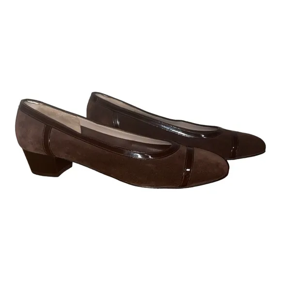 SALVATORE FERRAGAMO Vara Pump LowHeel Suede and Patent Leather Size 9.5 C New