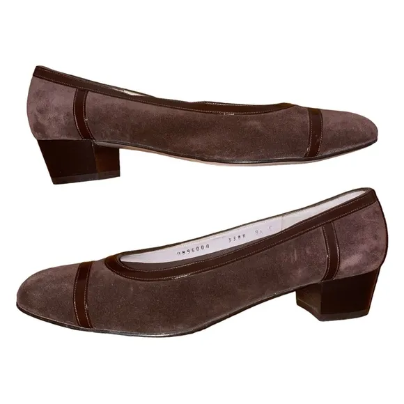 SALVATORE FERRAGAMO Vara Pump LowHeel Suede and Patent Leather Size 9.5 C New