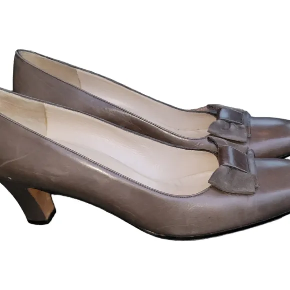 Salvatore Ferragmo Vara Bow Pump Heel Sz. 7AAAA/Vintage Italian Made Dress Shoes