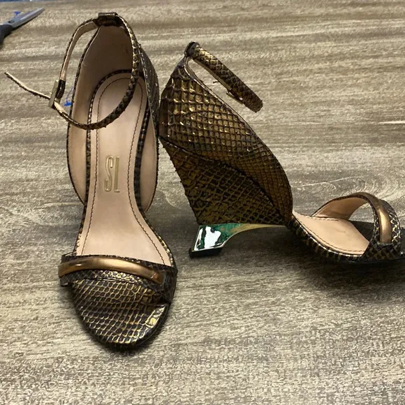 Santa Lolla Sharon wedges with Copper and Gold heel .