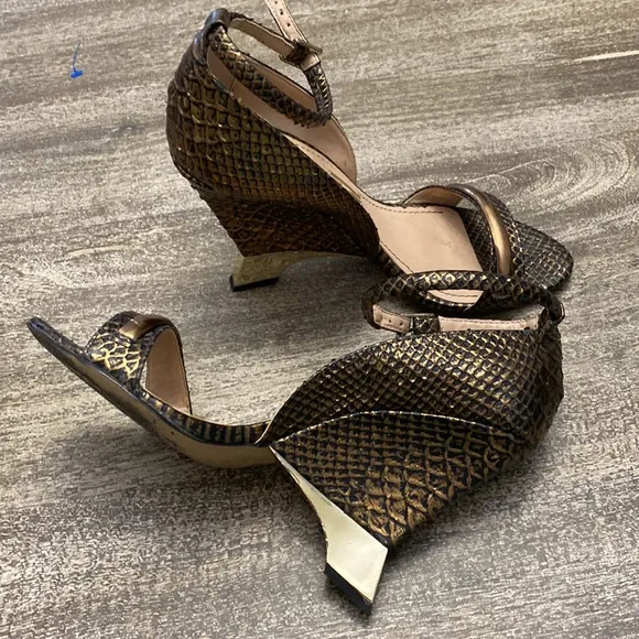 Santa Lolla Sharon wedges with Copper and Gold heel .