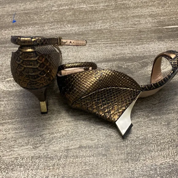 Santa Lolla Sharon wedges with Copper and Gold heel .