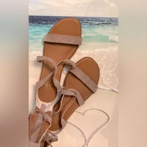 SEYCHELLES Gladiator Sandal in Taupe Faux Suede Size 9 NWOT