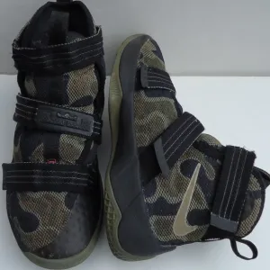 Size 3 Y. NIKE LeBron Zoom Air soldier  camo sneakers shoes.