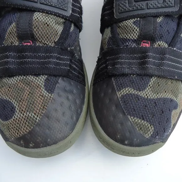 Size 3 Y. NIKE LeBron Zoom Air soldier  camo sneakers shoes.