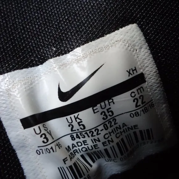 Size 3 Y. NIKE LeBron Zoom Air soldier  camo sneakers shoes.