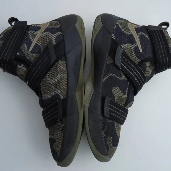 Size 3 Y. NIKE LeBron Zoom Air soldier  camo sneakers shoes.