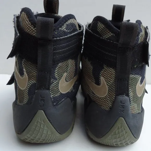 Size 3 Y. NIKE LeBron Zoom Air soldier  camo sneakers shoes.