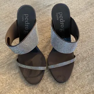Size 35 Pedro Garcia Womens Camelia Gray Crystal Strappy Slides Sandals