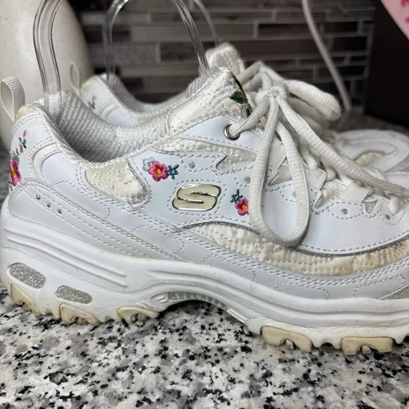 Skechers | Women's White Floral Sneaker D'Lites Bright Blossoms Size 10