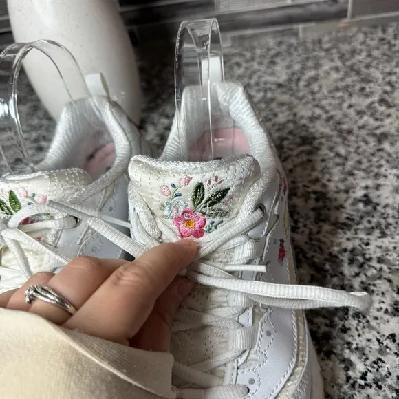 Skechers | Women's White Floral Sneaker D'Lites Bright Blossoms Size 10