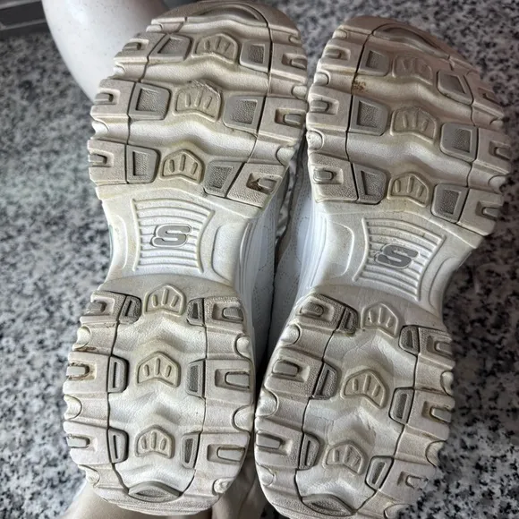 Skechers | Women's White Floral Sneaker D'Lites Bright Blossoms Size 10