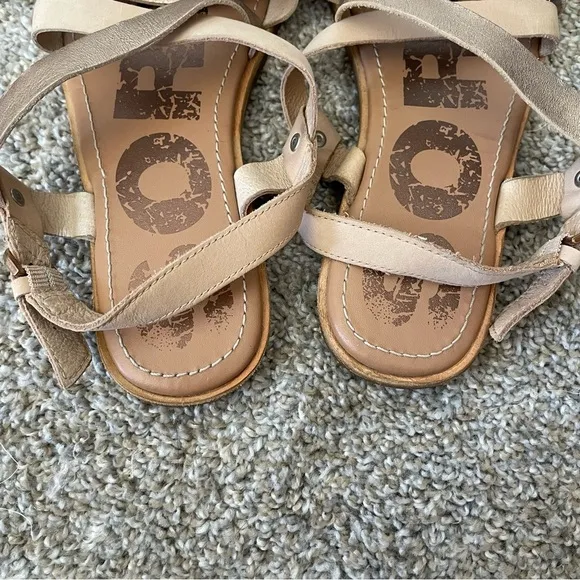 Sorel Ella Crisscross Gold Metallic Strappy Sandals Size 7