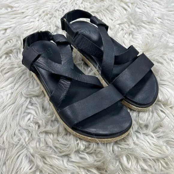 Sorel Roaming Crisscross Sandals Strappy