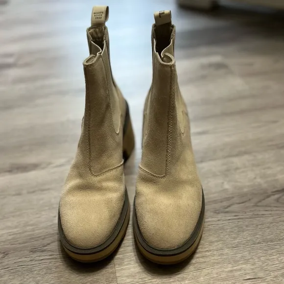 Sorel  Women's Hi-Line Heel Chelsea Boot - Chalk, Ceramic size 9.5